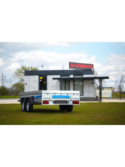 Remorca auto  Faro Solidus 330